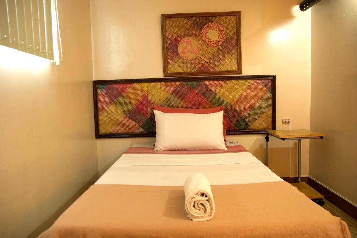 Hotel Bahay Ni Tuding - House Of Tuding à Davao City Extérieur photo